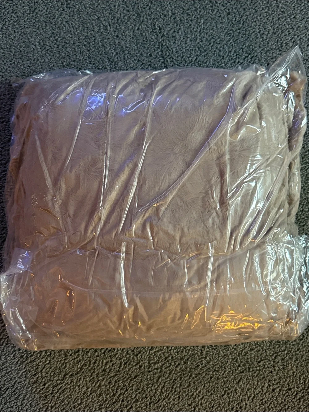 Artificial Fur Wool Bubble Blanket. Soft, Comfy, Plush. Cream/Tan. 50”x60”.